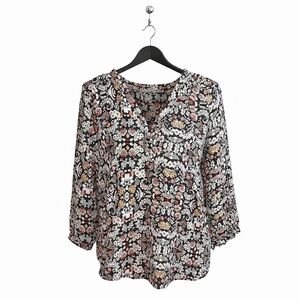 Chelsea & Theodore - Paisley multi color top on black background size small